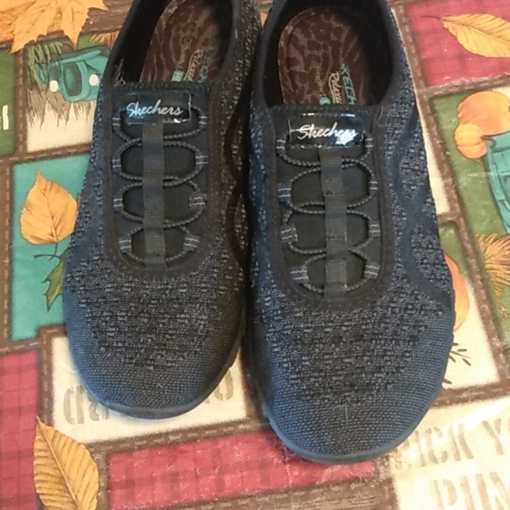 Skechers relaxed fit memory foam